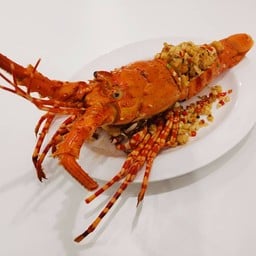 กุ้งมังกร7สี ผัดพริกเกลือ