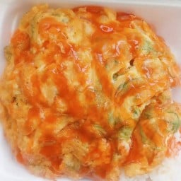 ข้าวไข่เจียว/ลูกชิ้นทอด ซ.รัชดาภิเษก13 ร้านอยู่ตรงข้ามเซเว่นที่2
