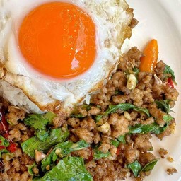 ข้าวราดกะเพราหมูสับ