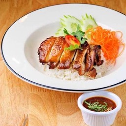 ข้าวหน้าไก่ย่าง+น้ำจิ้มแจ่ว