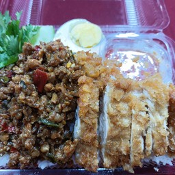 ข้าวกะเพราหมูสับ+ไก่กรอบ