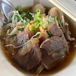 ป้ายุ่งก๋วยเตี๋ยวหมู-เนื้อ สูตรโบราณ มาบตาพุด มาบตาพุด