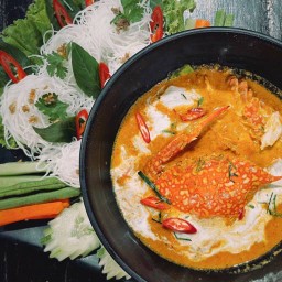 619  หมี่กะทิคั่วปู
