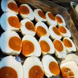 ยําไข่เค็ม