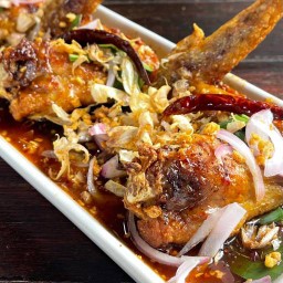 813  ไก่ทอดแซ่บหรอย
