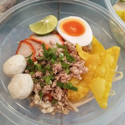 เกาเหลาต้มยำไข่หมู