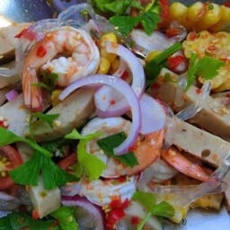 ยำกุ้งสุกหมูยอข้าวโพดเส้นแก้ว