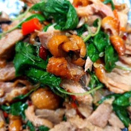 กะเพราเป็ดย่างขุนช้าง