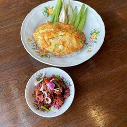 ข้าวไข่เจียวไข่เค็มน้ำพริกลงเรือ