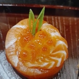 แซลมอนซากุ