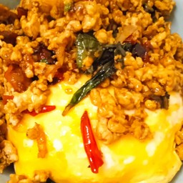 ข้าวกะเพราหมูสับ+ไข่เยิ้ม