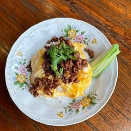 ข้าวหน้าไข่คนน้ำปลาหมูสับผัดซีอิ้ว