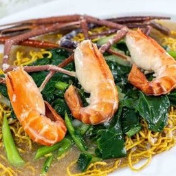 ราดหน้าหมี่กรอบ+กุ้งแม่น้ำ