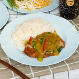 ข้าวผัดเขียวหวานไก่กรอบ