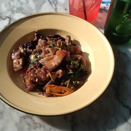 ใหญ่เพราหมูกรอบ