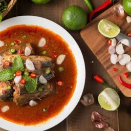 ยำปลากระป๋อง