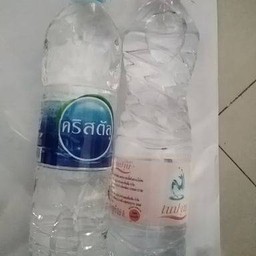 น้ำดื่ม 2 ขวด น้ำดื่มจะไม่ได้ระบุบนี่ห้ออะไรนะคะ