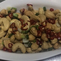 Cashew nut with chili