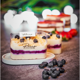 Cake box chocolate blueberry crumble