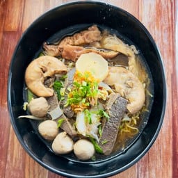 ก๋วยเตี๋ยวเนื้อพิเศษ