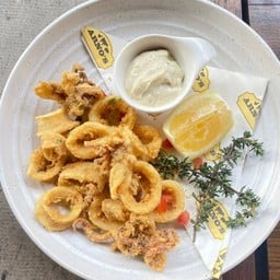 CRISPY CALAMARI