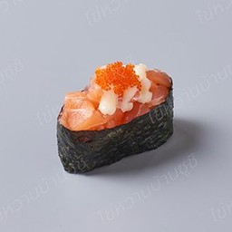ซูชิแซลมอนสับไข่ปู