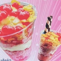 สตอเบอรี่โยเกิร์ต ตลาดพรานนก