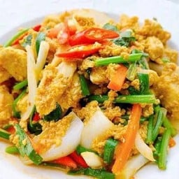 ข้าวไก่ผัดผงกะหรี่