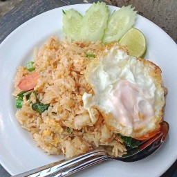 อ.อิ่ม อาหารตามสั่ง ข้างวัดป่าแดด