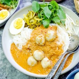 ข้าวซอย - ยำ - น้ำปั่น