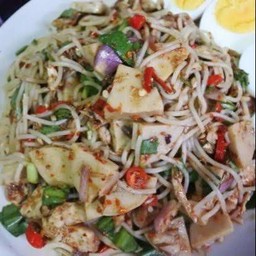 ตำขนมจีนหมูยอ