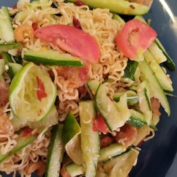 มาม่า ยำแตง