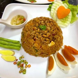 ข้าวผัดพริกเผา หมูสับ ไข่เค็ม