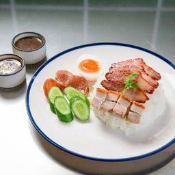 ข้าวหมูกรอบ หมูแดง