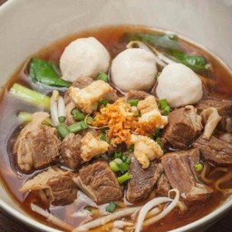 ก๋วยเตี๋ยวหมูตุ๋น