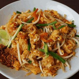 ผัดไทย ผัดกระเพรา ข้าวผัด(ไทยสามผัด)