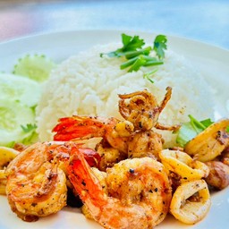 ทอดกระเทียมราดข้าว