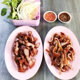 ศาลาชน คอหมูย่าง