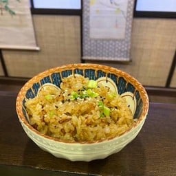 ข้าวผัดกระเทียมญี่ปุ่น