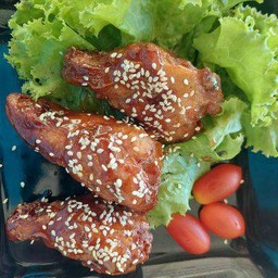 ปีกบนใก่คลุกซอสเกาหลี(3ชิ้น)