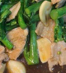 ผัดผักใส่หมู,ไก่