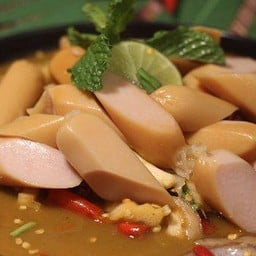 ยำไส้กรอก