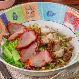 บะหมี่หยกหมูแดงหมูกรอบ