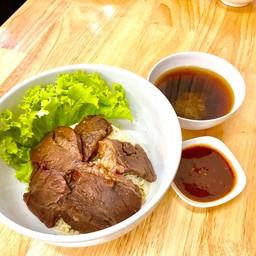 ข้าวหน้าเนื้อตุ๋น(เนื้อเปื่อย)