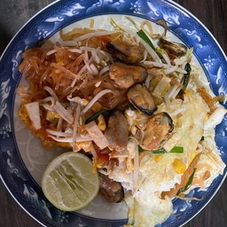ผัดไทยทะเลพิเศษ