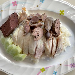 ข้าวมันไก่เนื้อน่อง เครื่องใน