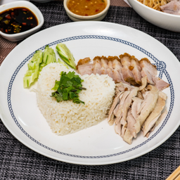 ข้าวมันไก่ต้ม+หมูกรอบ