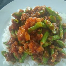 อิ่ม .... อร่อย....ประตู4 ข้าวคลุกน้ำพริก-อาหารตามสั่ง