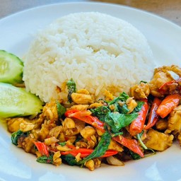 ผัดกระเพราราดข้าว