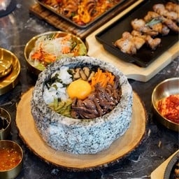 Holic Seoul Food สาขาอารีย์